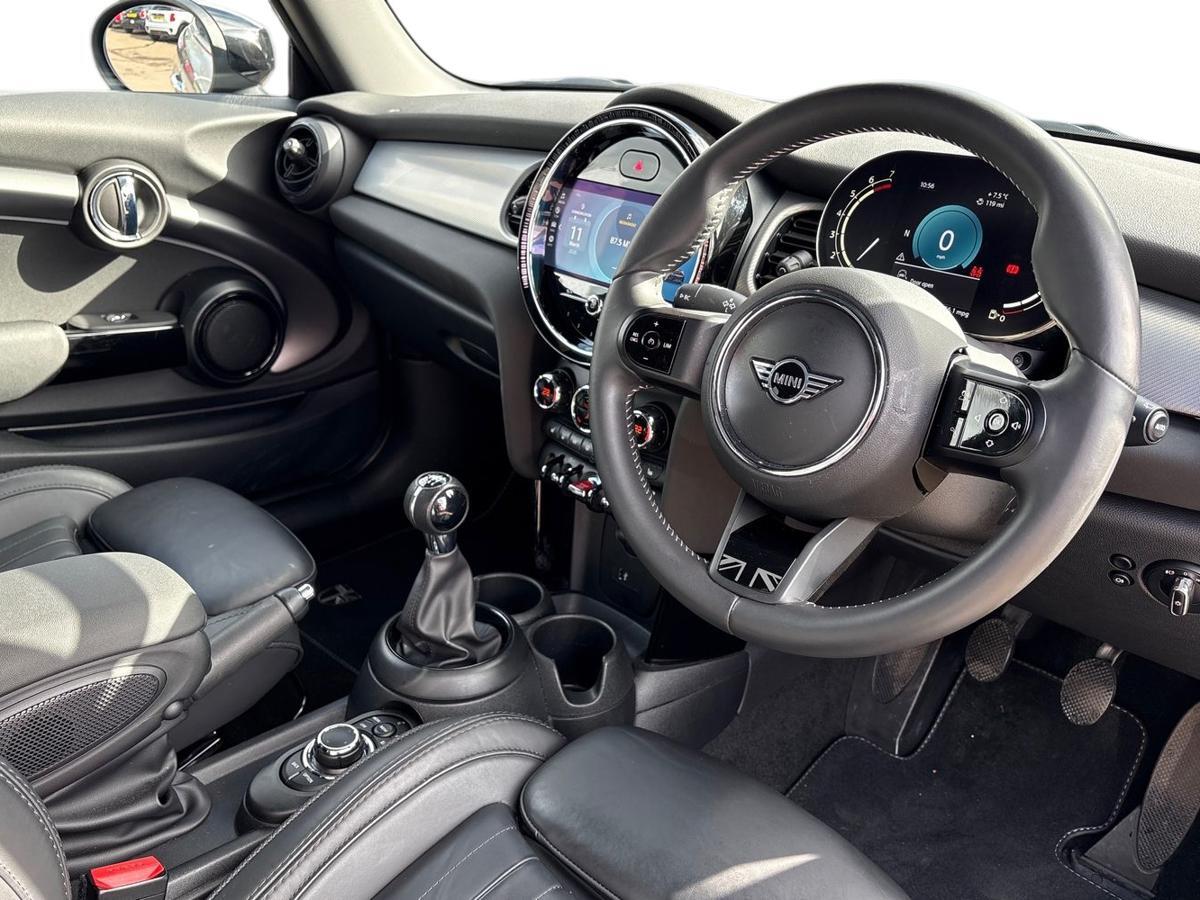 Used MINI Hatch 2022 for sale - 77840930: Photo 6