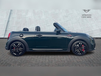 Used MINI Convertible 2024 for sale - 76296951: Photo