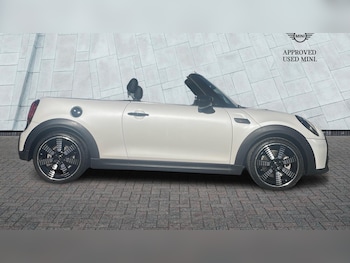 Used MINI Convertible 2024 for sale - 76003173: Photo