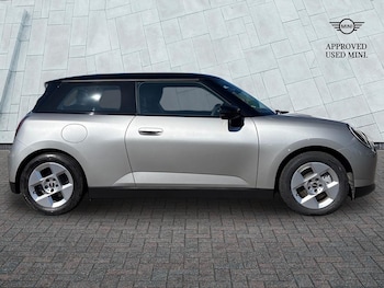 Used MINI Electric Cooper 2024 for sale - 78232577: Photo