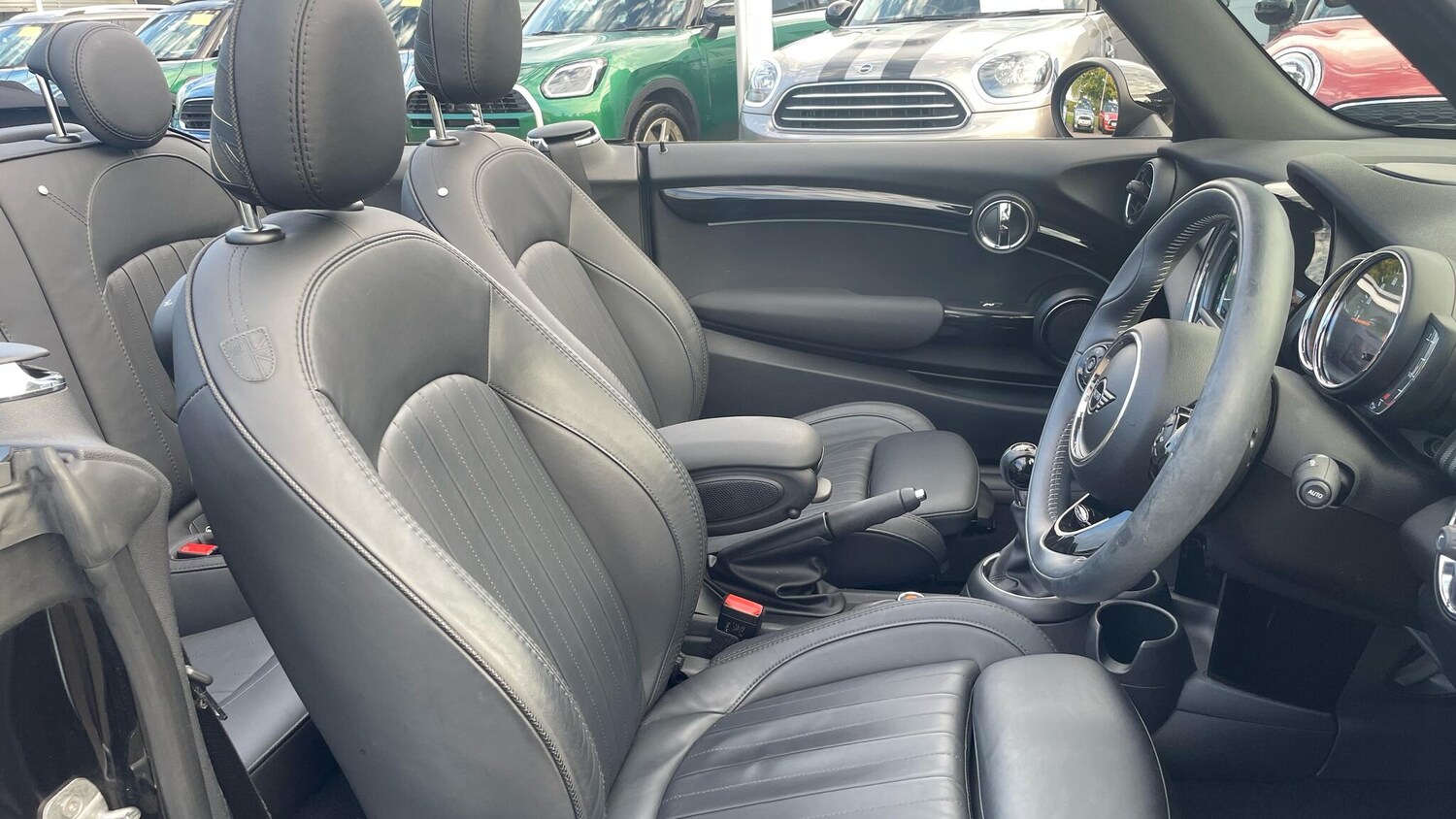 Used MINI Convertible 2019 for sale - 76111660: Photo 11