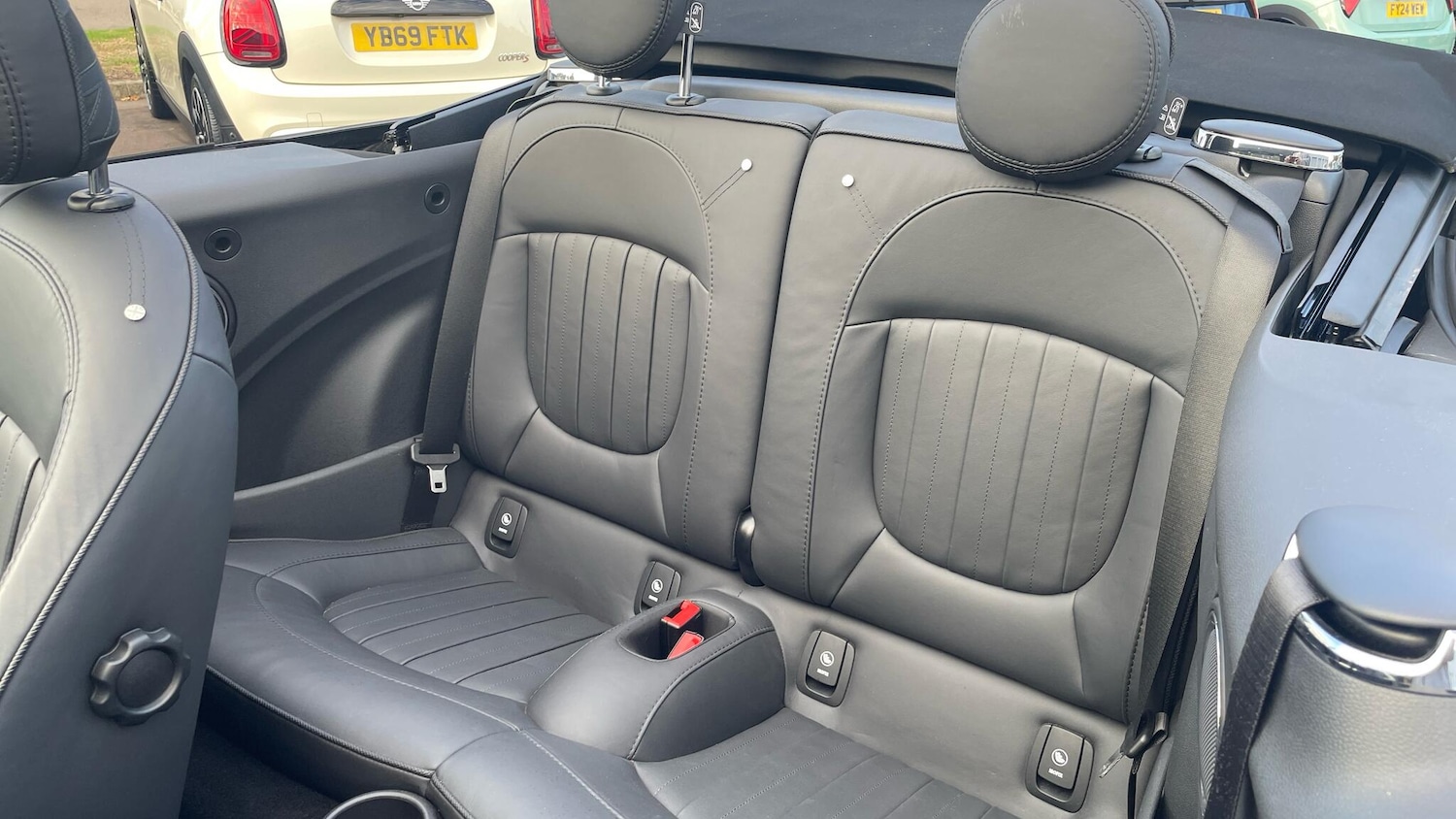 Used MINI Convertible 2019 for sale - 76111660: Photo 12