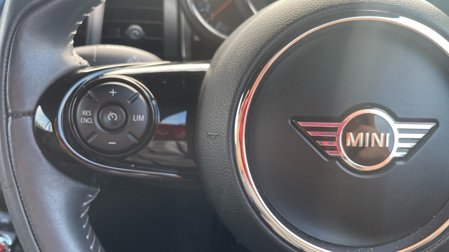 Used MINI Convertible 2019 for sale - 76111660: Photo 17