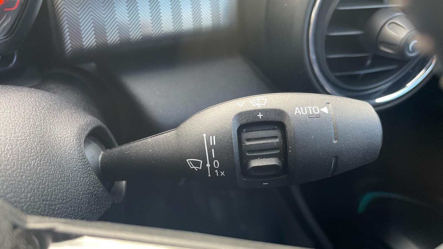 Used MINI Convertible 2019 for sale - 76111660: Photo 25