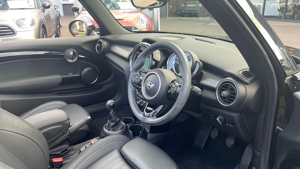 Used MINI Convertible 2019 for sale - 76111660: Photo 6