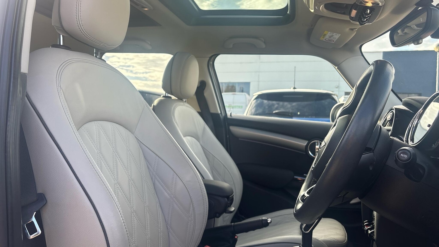 Used MINI Hatch 2019 for sale - 76419843: Photo 11