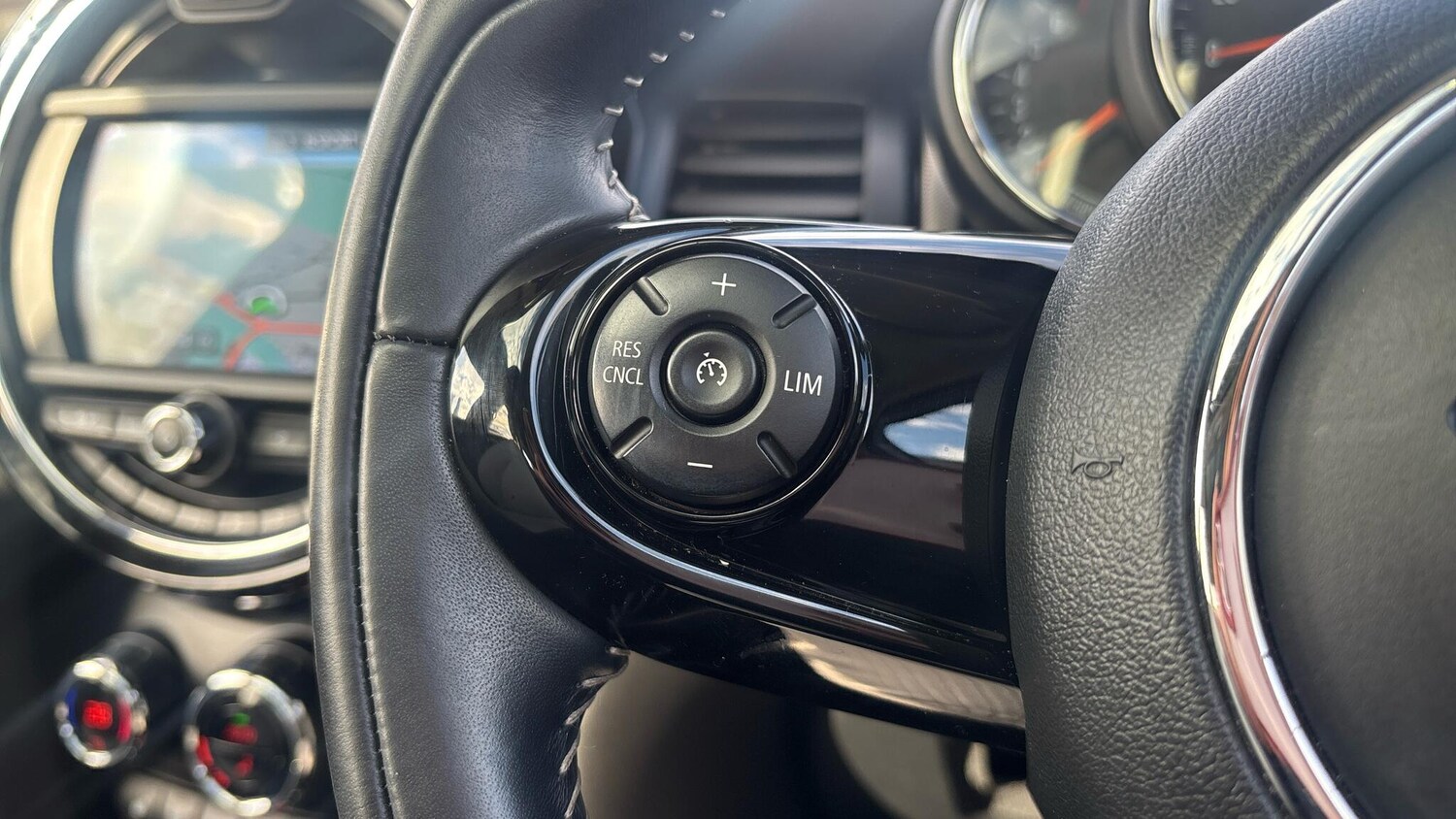 Used MINI Hatch 2019 for sale - 76419843: Photo 19