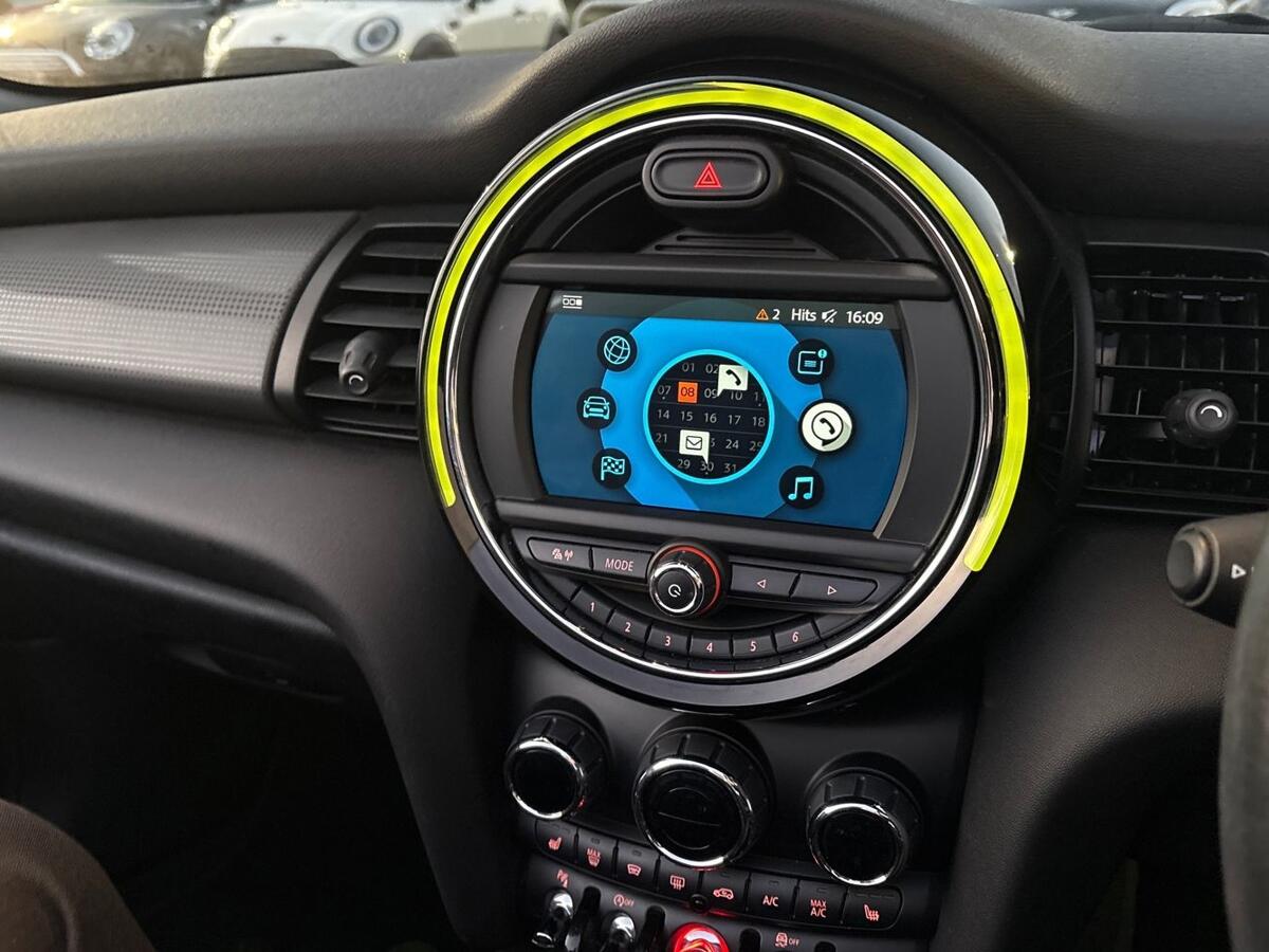 Used MINI Convertible 2019 for sale - 77013610: Photo 11