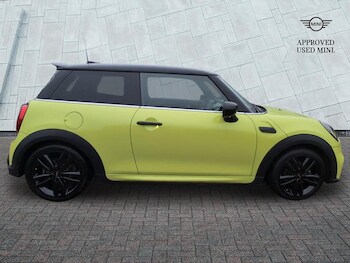 Used MINI Hatch 2023 for sale - 77359902: Photo