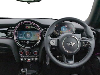 Used MINI Hatch 2023 for sale - 77359902: Photo