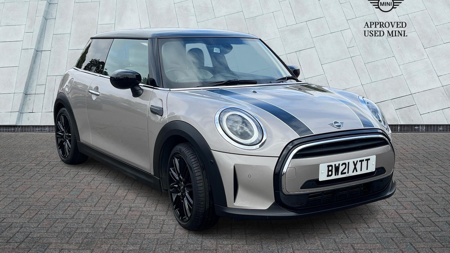 Used MINI Hatch 2021 for sale - 76692781: Photo 1