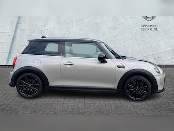 Used MINI Hatch 2021 for sale - 76692781: Photo