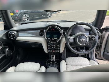 Used MINI Hatch 2021 for sale - 76692781: Photo