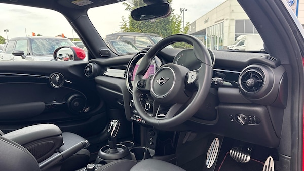 Used MINI Hatch 2023 for sale - 76261139: Photo 6