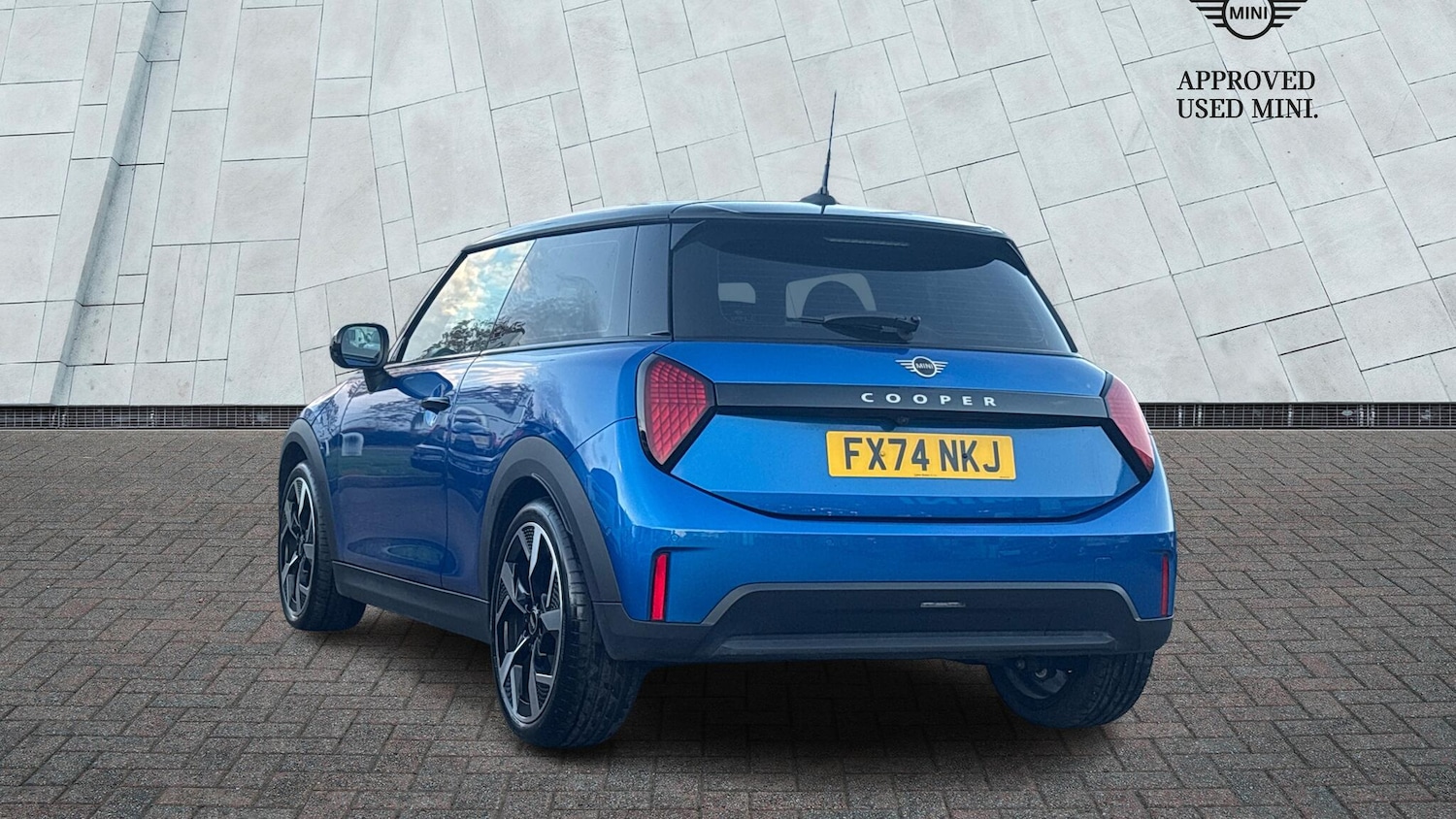 Used MINI Cooper 2025 for sale - 76500927: Photo 2