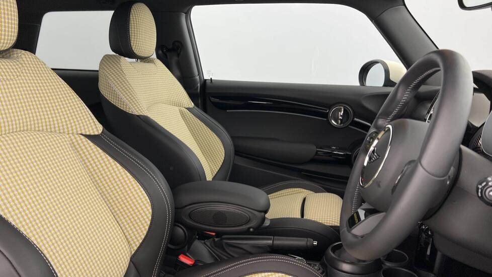 Used MINI Hatch 2023 for sale - 76111702: Photo 11