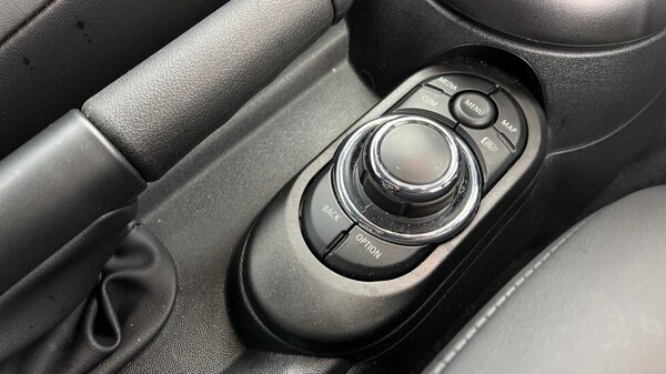 Used MINI Hatch 2023 for sale - 76111702: Photo 19