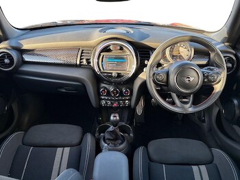 Used MINI Hatch 2019 for sale - 77030918: Photo