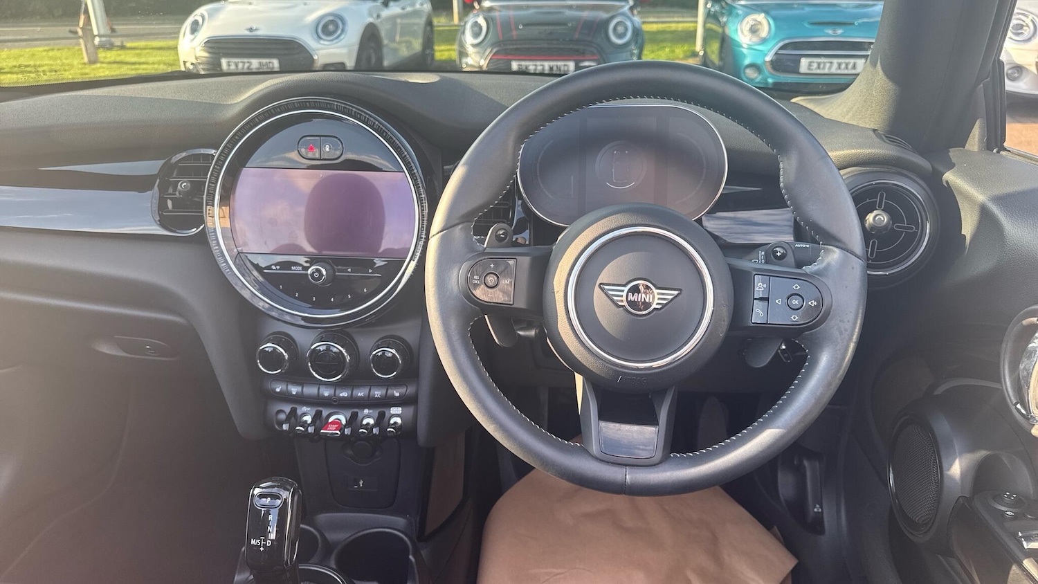 Used MINI Convertible 2023 for sale - 76111691: Photo 5