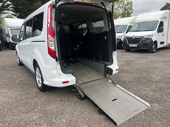 Used Ford Grand Tourneo Connect 2017 for sale - 78412068: Photo