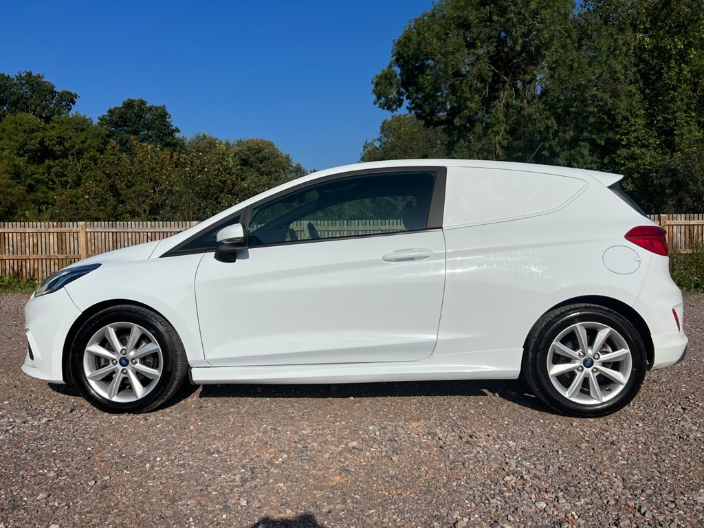 Used Ford Fiesta 2019 for sale - 75570415: Photo 2