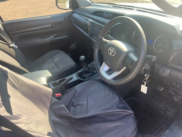 Used Toyota Hilux 2016 for sale - 76008437: Photo 12