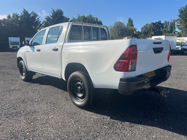 Used Toyota Hilux 2016 for sale - 76008437: Photo 2