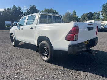 Used Toyota Hilux 2016 for sale - 76008437: Photo 2