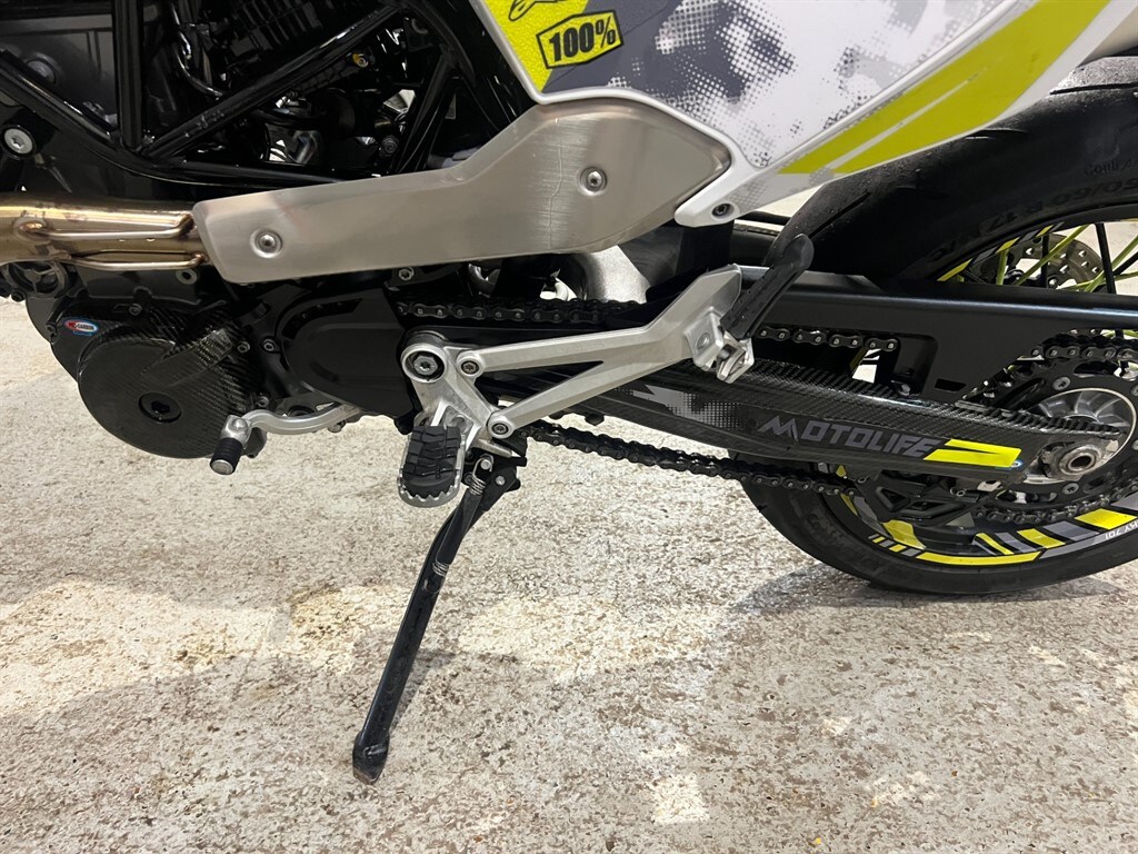 Husqvarna 701 Supermoto