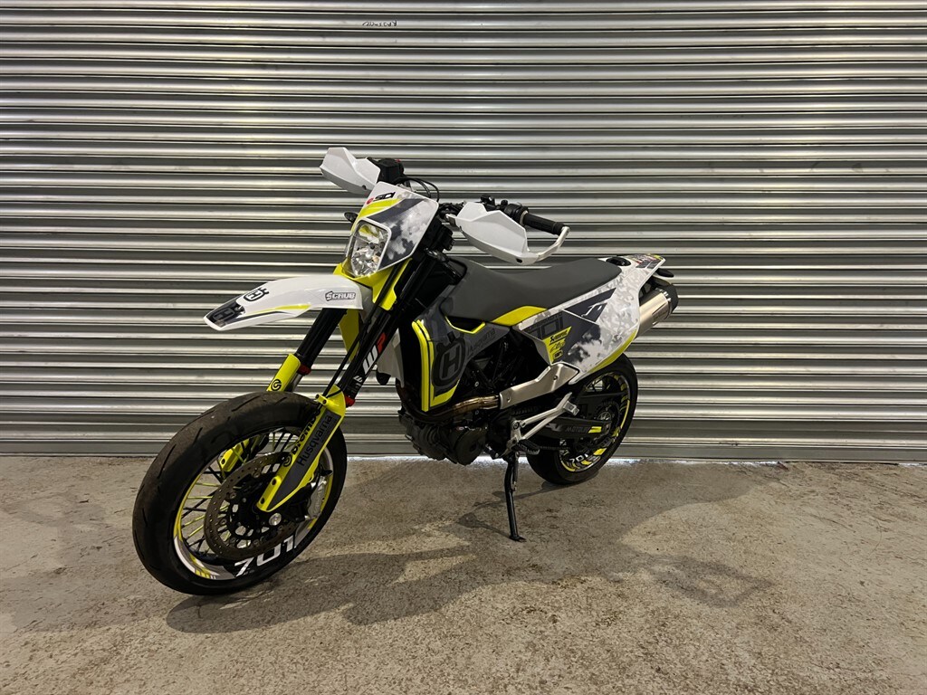 Husqvarna 701 Supermoto