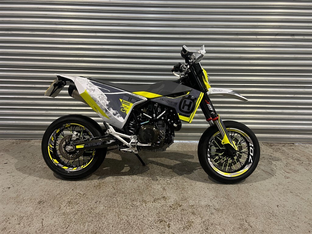 Husqvarna 701 Supermoto