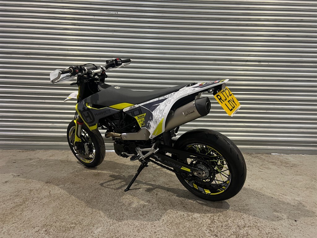 Husqvarna 701 Supermoto