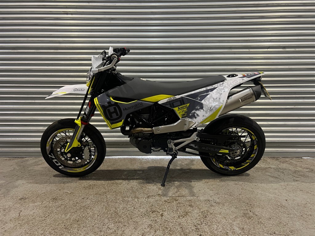 Husqvarna 701 Supermoto