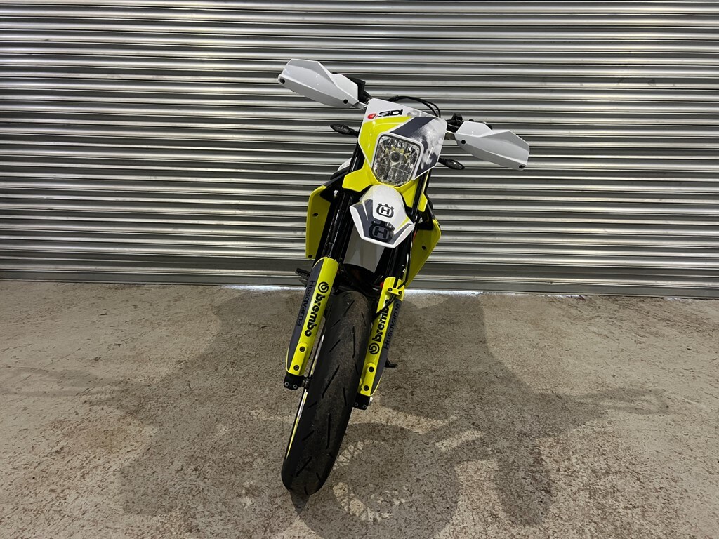 Husqvarna 701 Supermoto