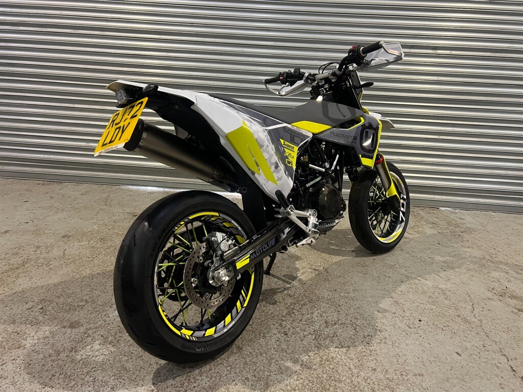 Husqvarna 701 Supermoto