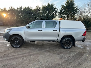 Used Toyota Hilux 2019 for sale - 75570064: Photo