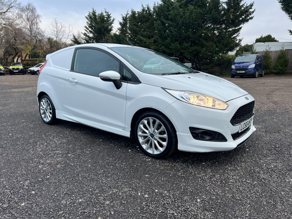 Used Ford Fiesta 2016 for sale - 76835123: Photo 1