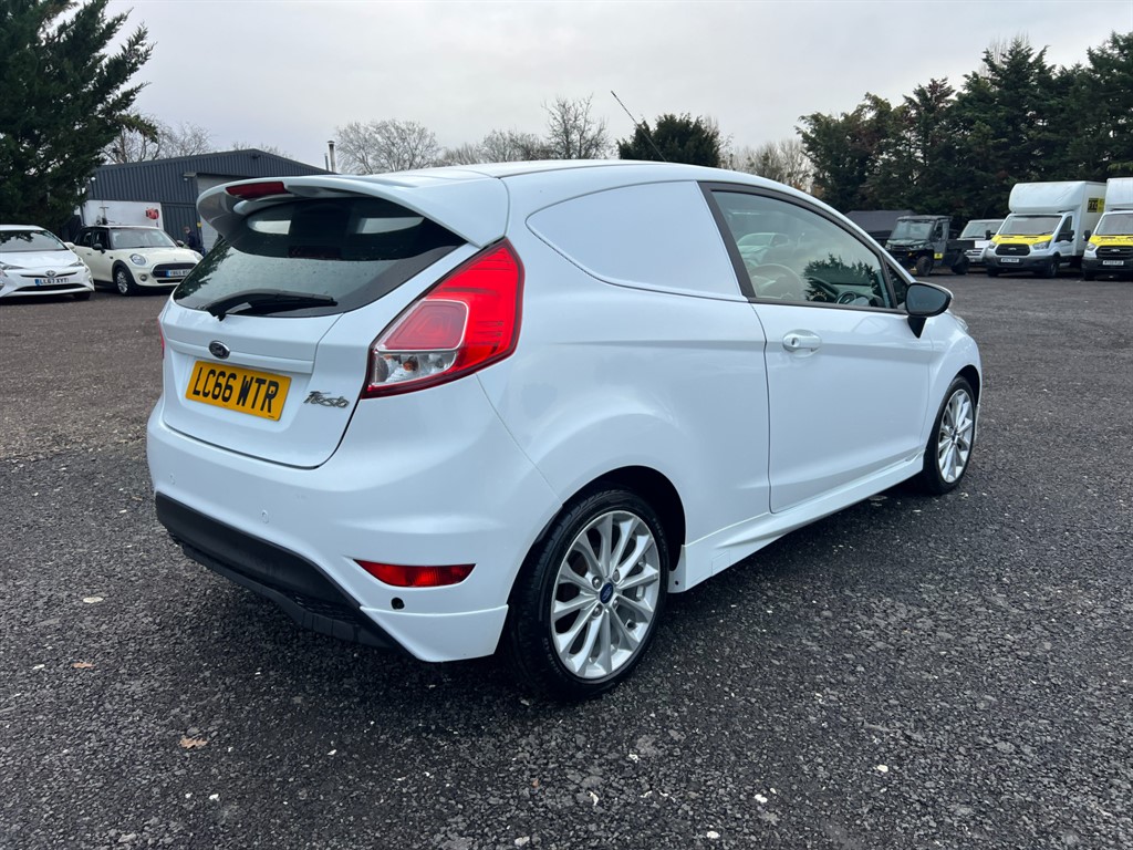 Used Ford Fiesta 2016 for sale - 76835123: Photo 10