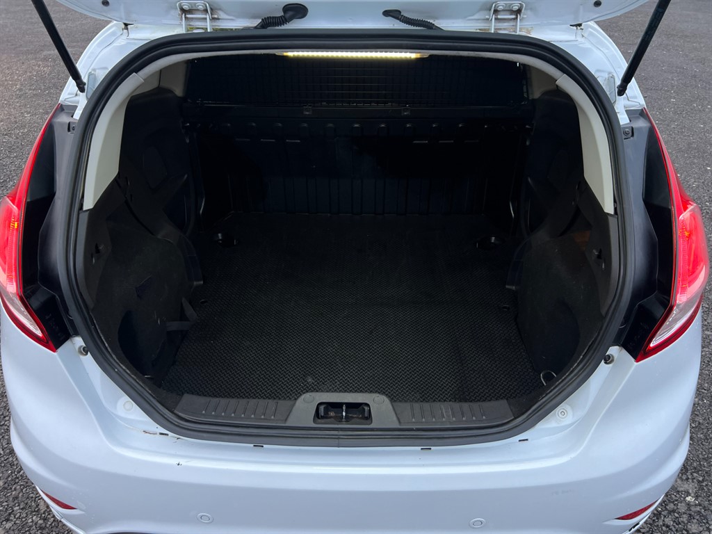 Used Ford Fiesta 2016 for sale - 76835123: Photo 12