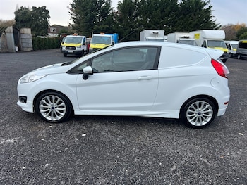 Used Ford Fiesta 2016 for sale - 76835123: Photo