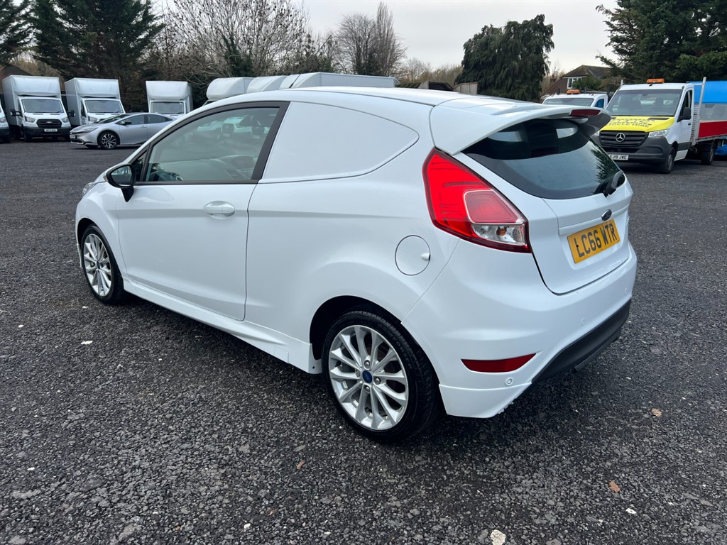 Used Ford Fiesta 2016 for sale - 76835123: Photo 4
