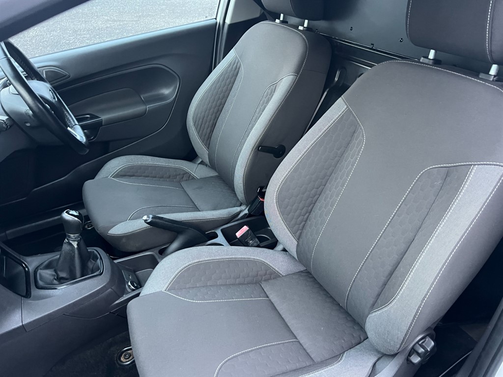 Used Ford Fiesta 2016 for sale - 76835123: Photo 9