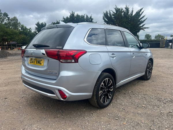 Used Mitsubishi Outlander 2017 for sale - 75569926: Photo 3