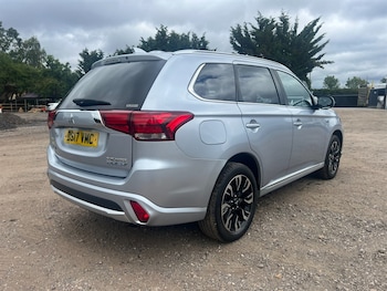 Used Mitsubishi Outlander 2017 for sale - 75569926: Photo