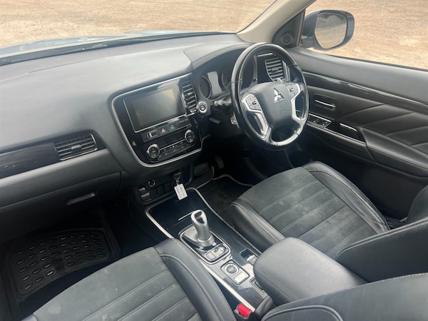 Used Mitsubishi Outlander 2017 for sale - 75569926: Photo 8