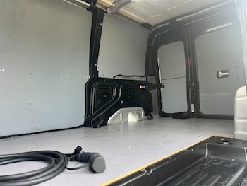 Used LEVC VN5 2021 for sale - 76568200: Photo