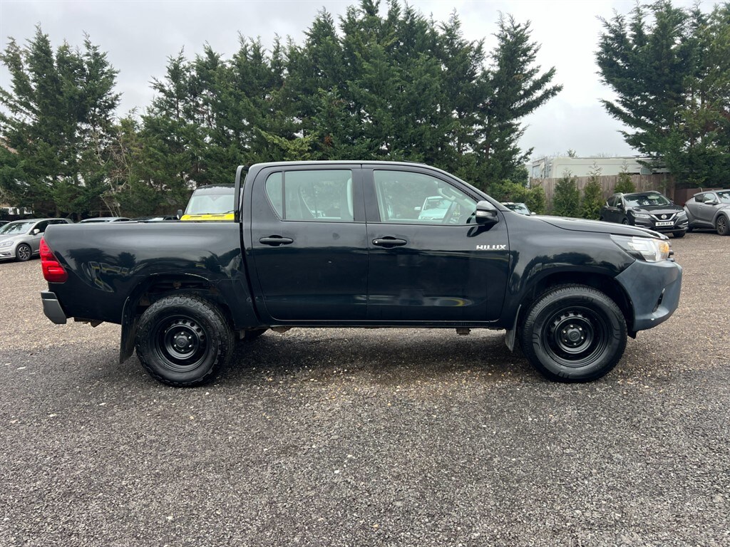 Used Toyota Hilux 2017 for sale - 77519546: Photo 5