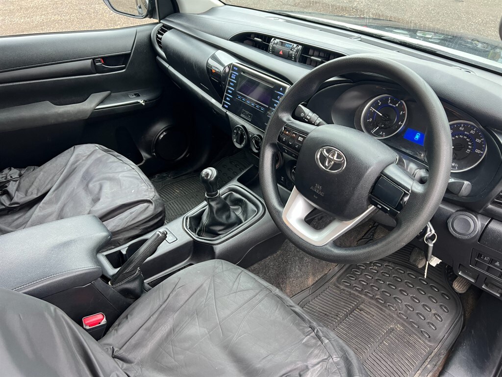 Used Toyota Hilux 2017 for sale - 77519546: Photo 9