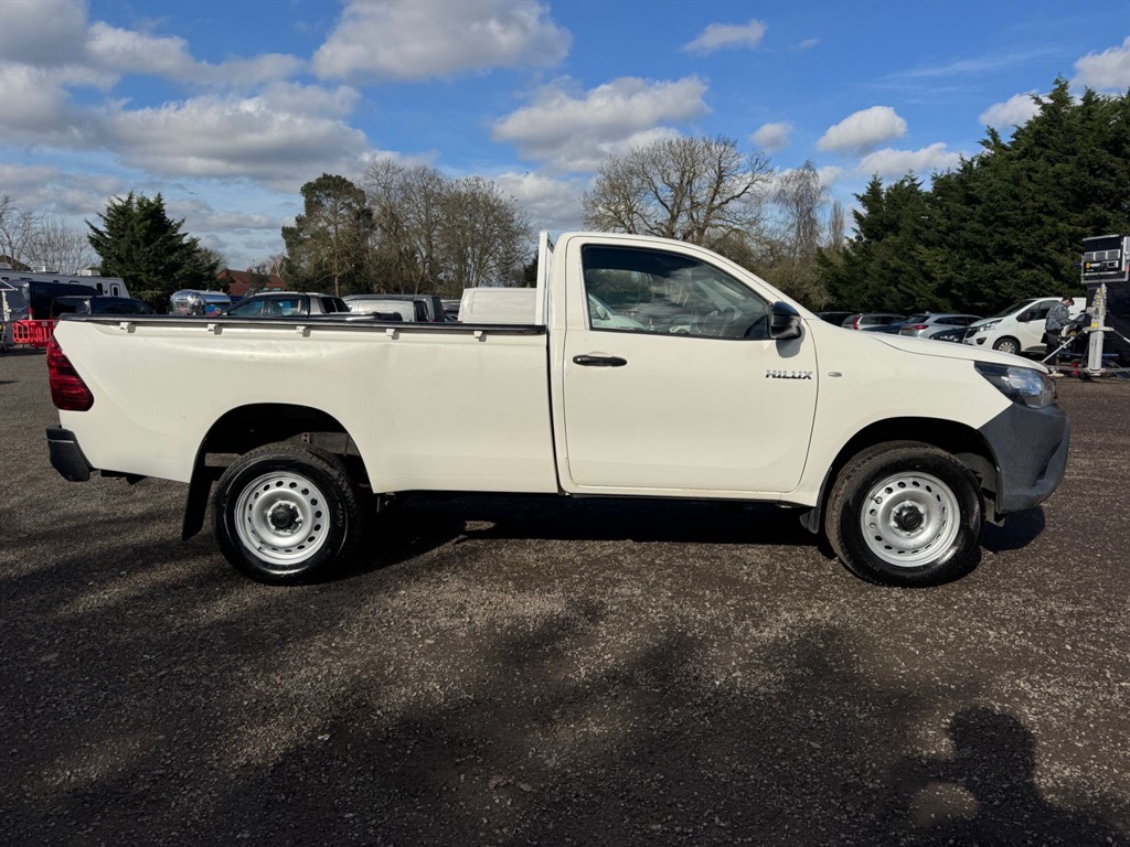 Used Toyota Hilux 2016 for sale - 77665365: Photo 2