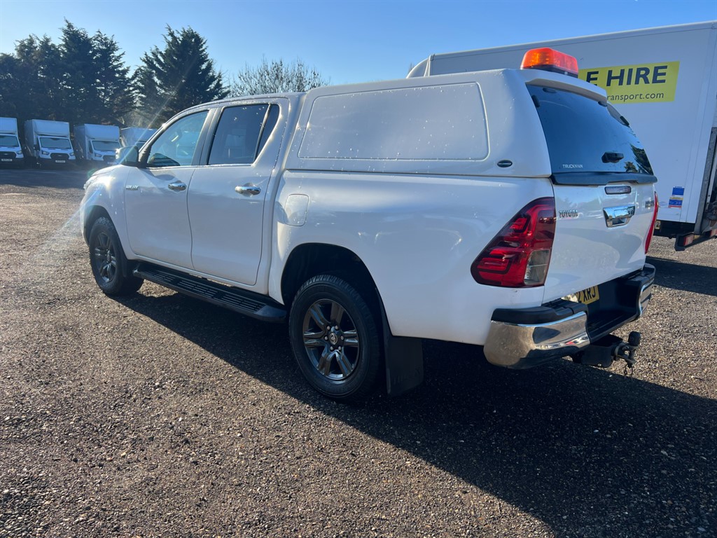 Used Toyota Hilux 2022 for sale - 76648229: Photo 4